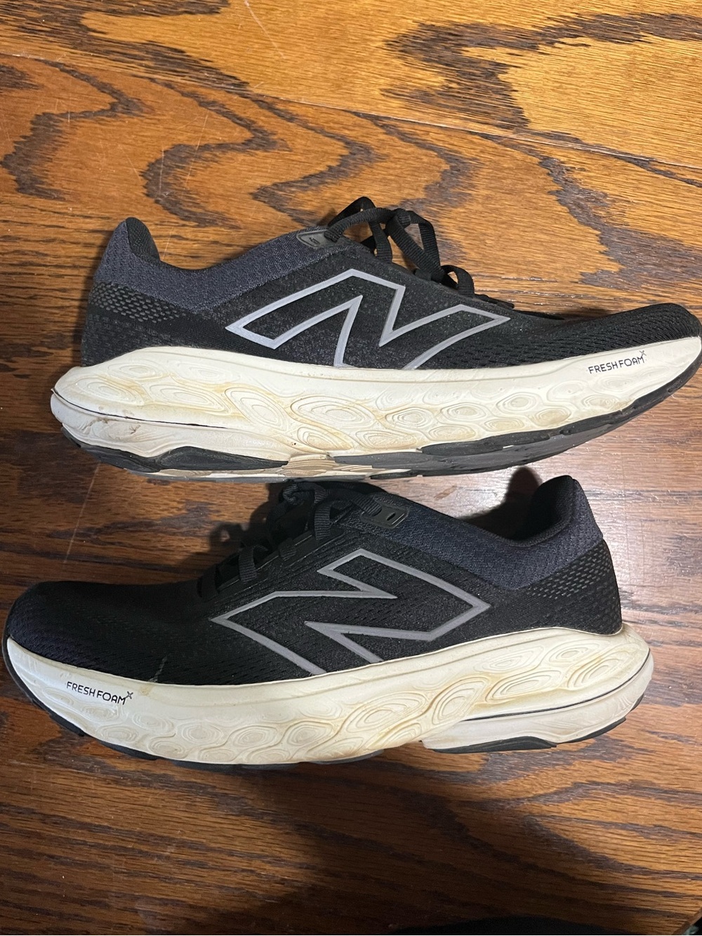 New Balance Black and White Fresh Foam X 860V14 Running Sneakers (8.5 wide!)